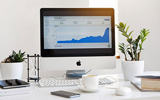 开云官网-姚明回忆新秀赛季火箭往事：是什么让老猫抱头向老队友道歉？